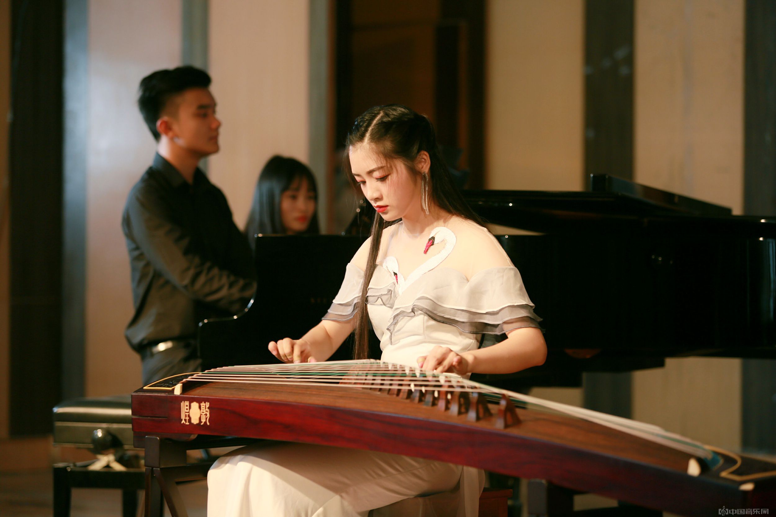箏情詩(shī)意--奉詩(shī)詩(shī)古箏專場(chǎng)音樂(lè)會(huì)成功舉辦